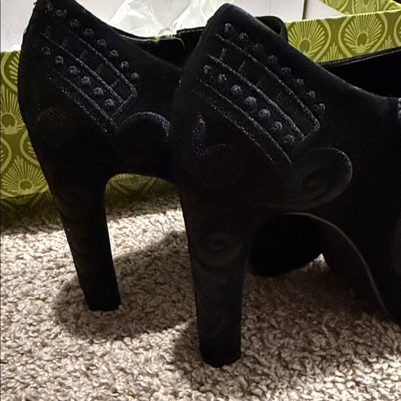 Giani Bini Noelle Black Heeled Ankle Boots 5.5 in - Picture 4 of 8